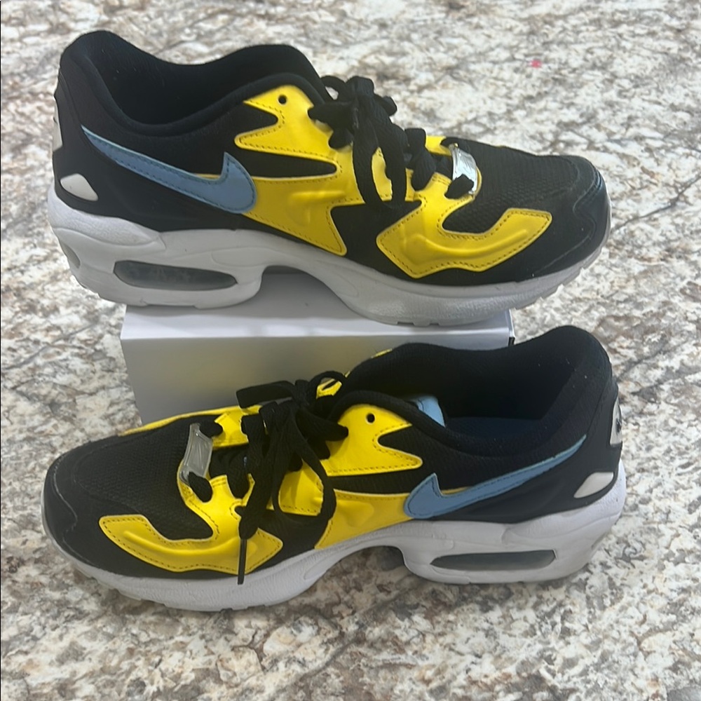 Womens Nike Air Max2 Light CJ7980-700 Chrome Yellow/Light Blue Size 7